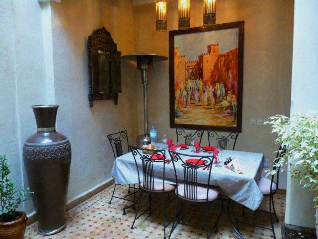 Africaine Suite,1340959760:JPEG