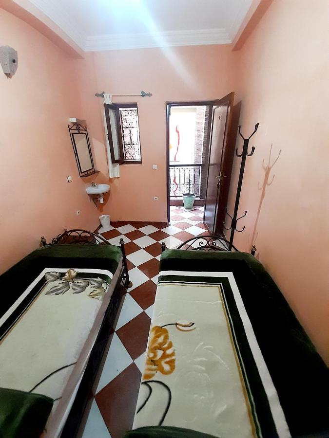 Chambre Lits Jumeaux avec Salle de Bains Commune
