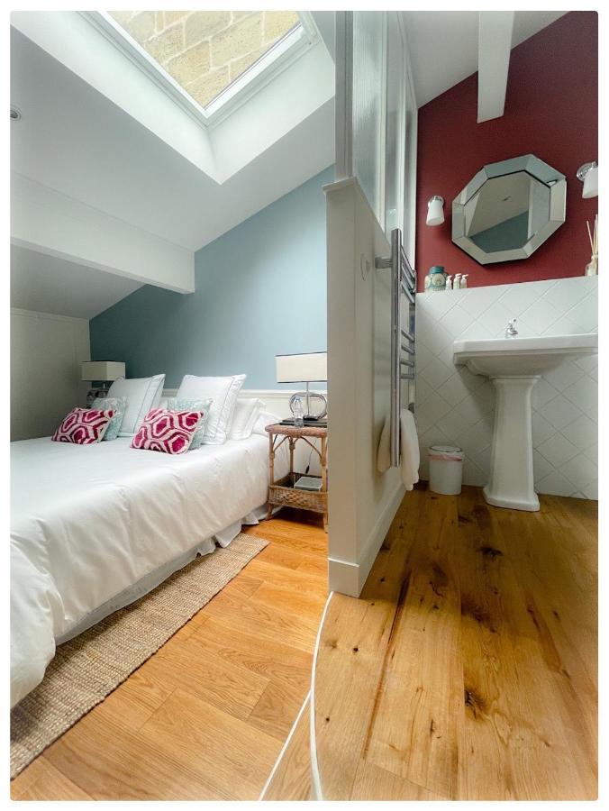 Double Room,1589726523:JPEG