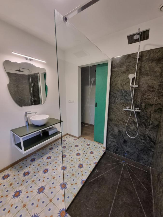 Chambre Lit King-Size avec Balcon