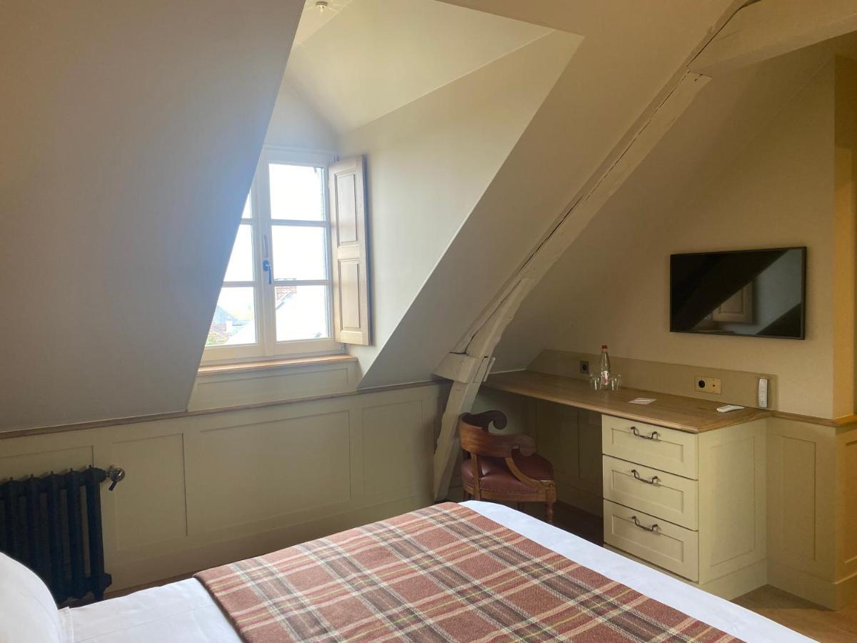 Double Room,1469721146:JPEG