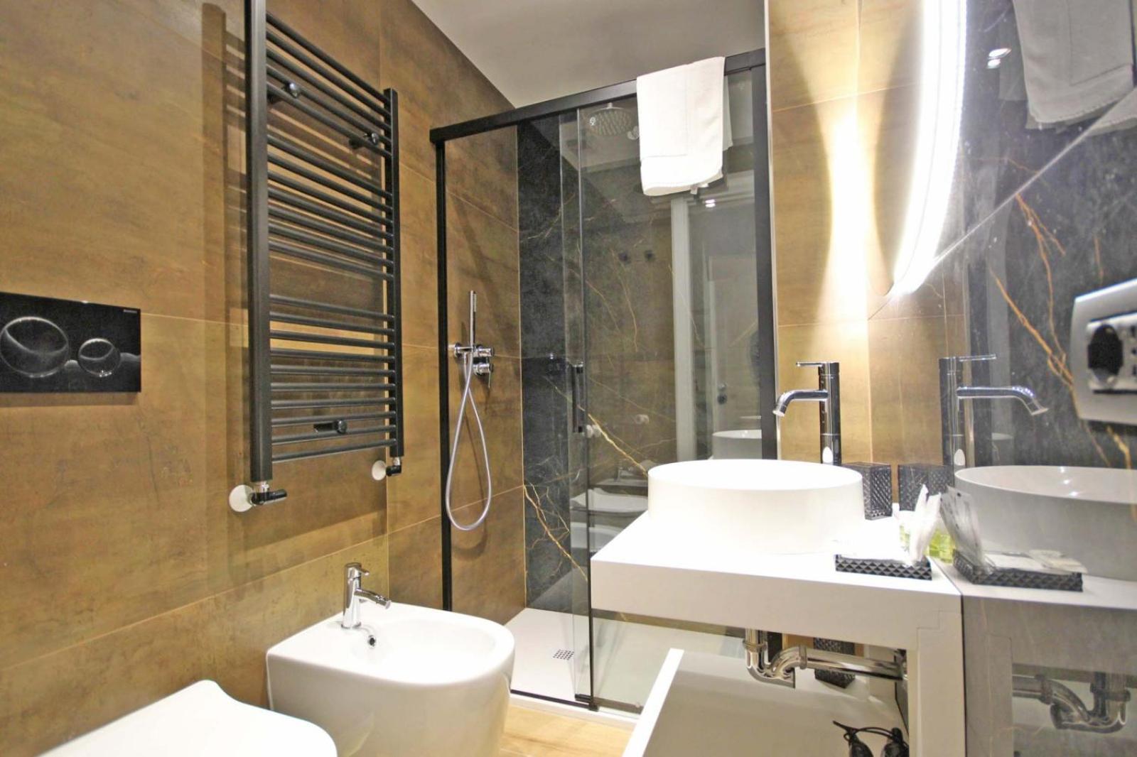 Deluxe Room,1483090643:JPEG