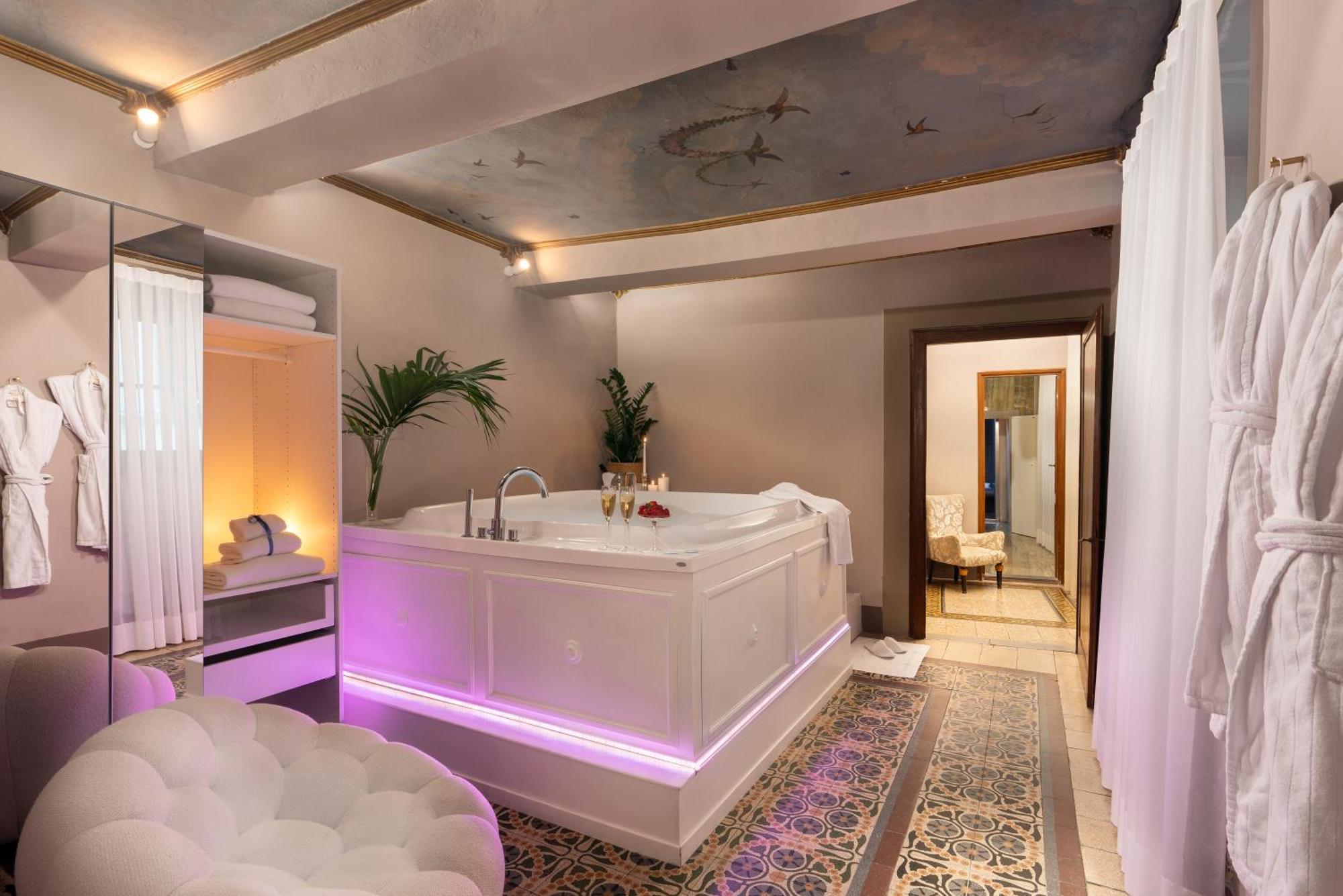 Suite Lit Queen-Size avec Baignoire Spa