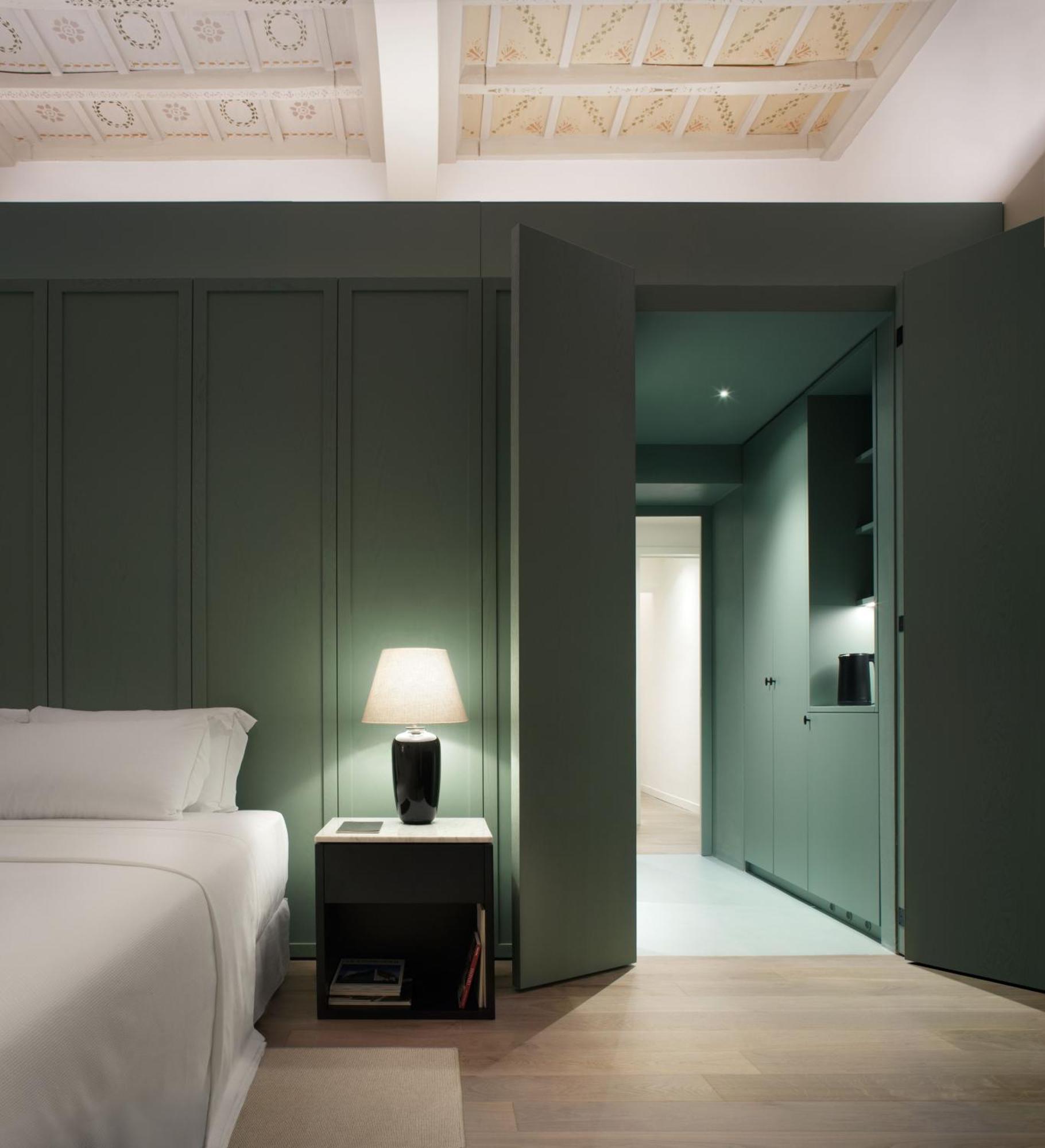 Superior King Suite