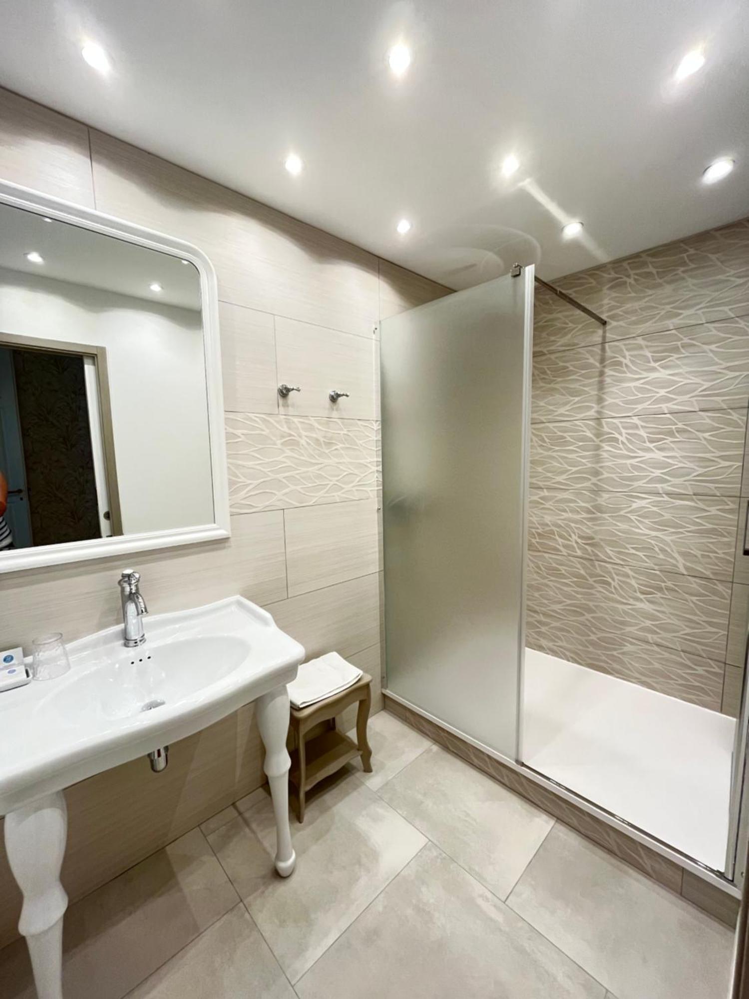 Chambre Lit Queen-Size