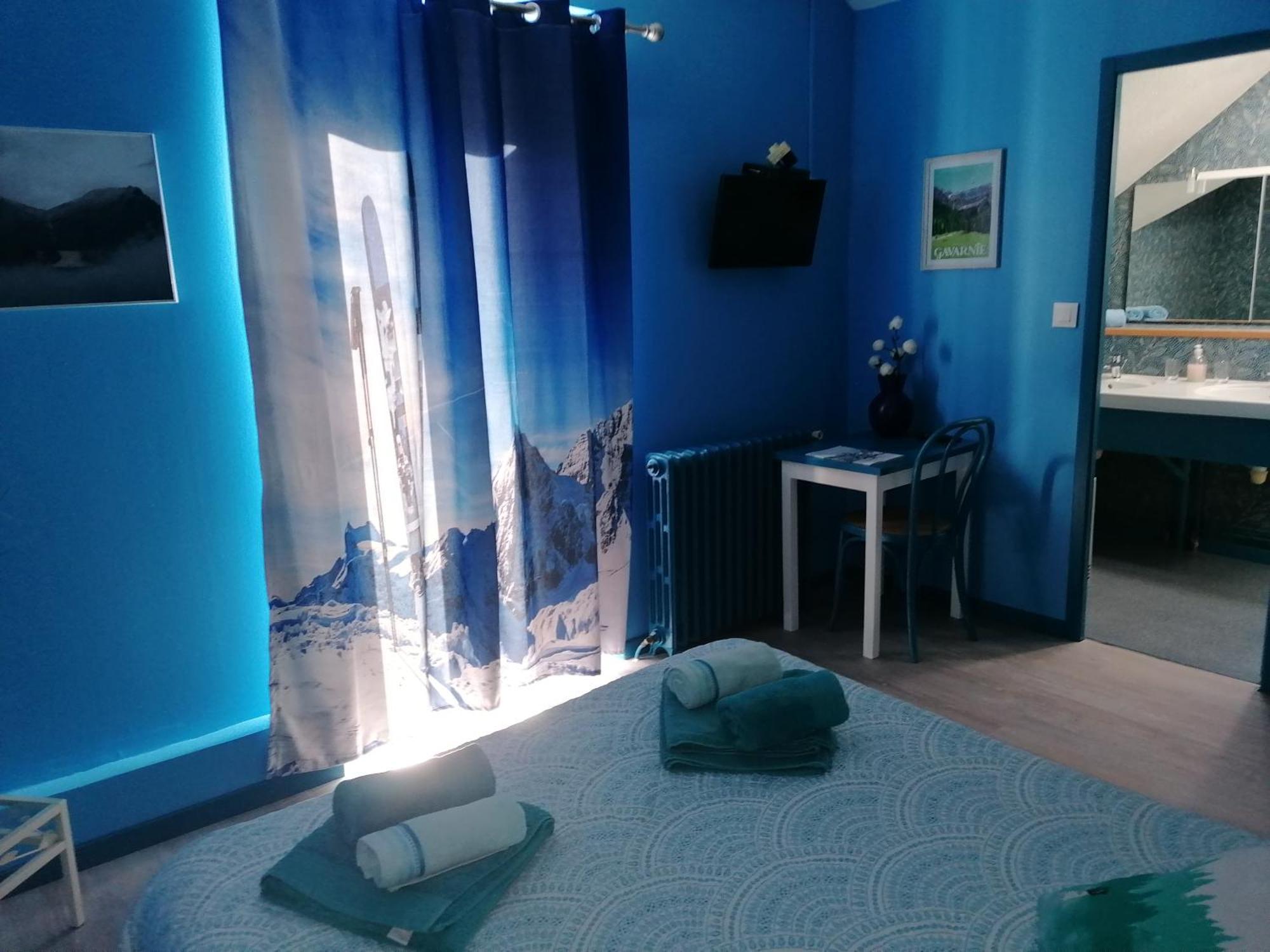 Double Room Mountain View