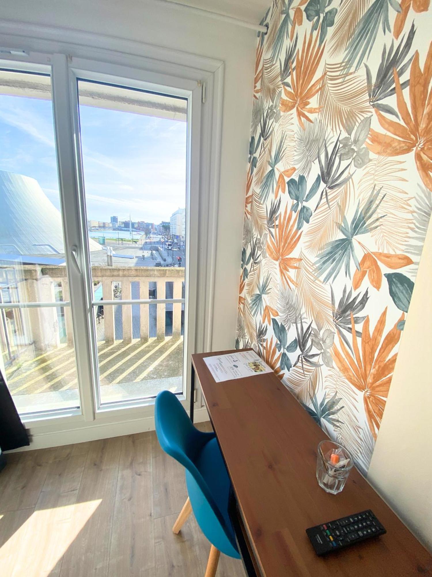 Studio with Balcony,1559811751:JPEG
