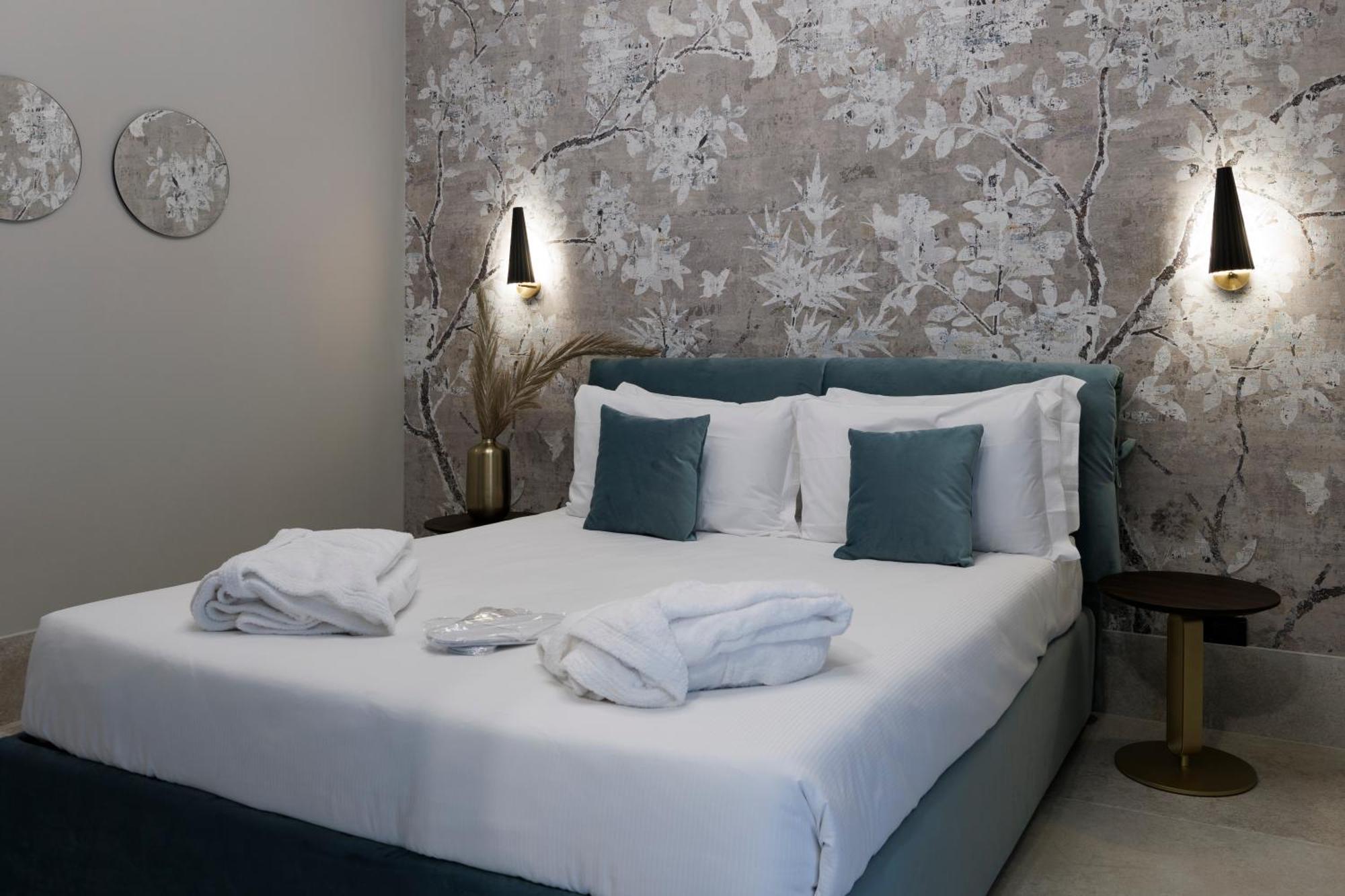 Junior Suite with Balcony,1594614165:JPEG