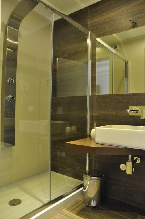 Double Room with Balcony,784064730:JPEG