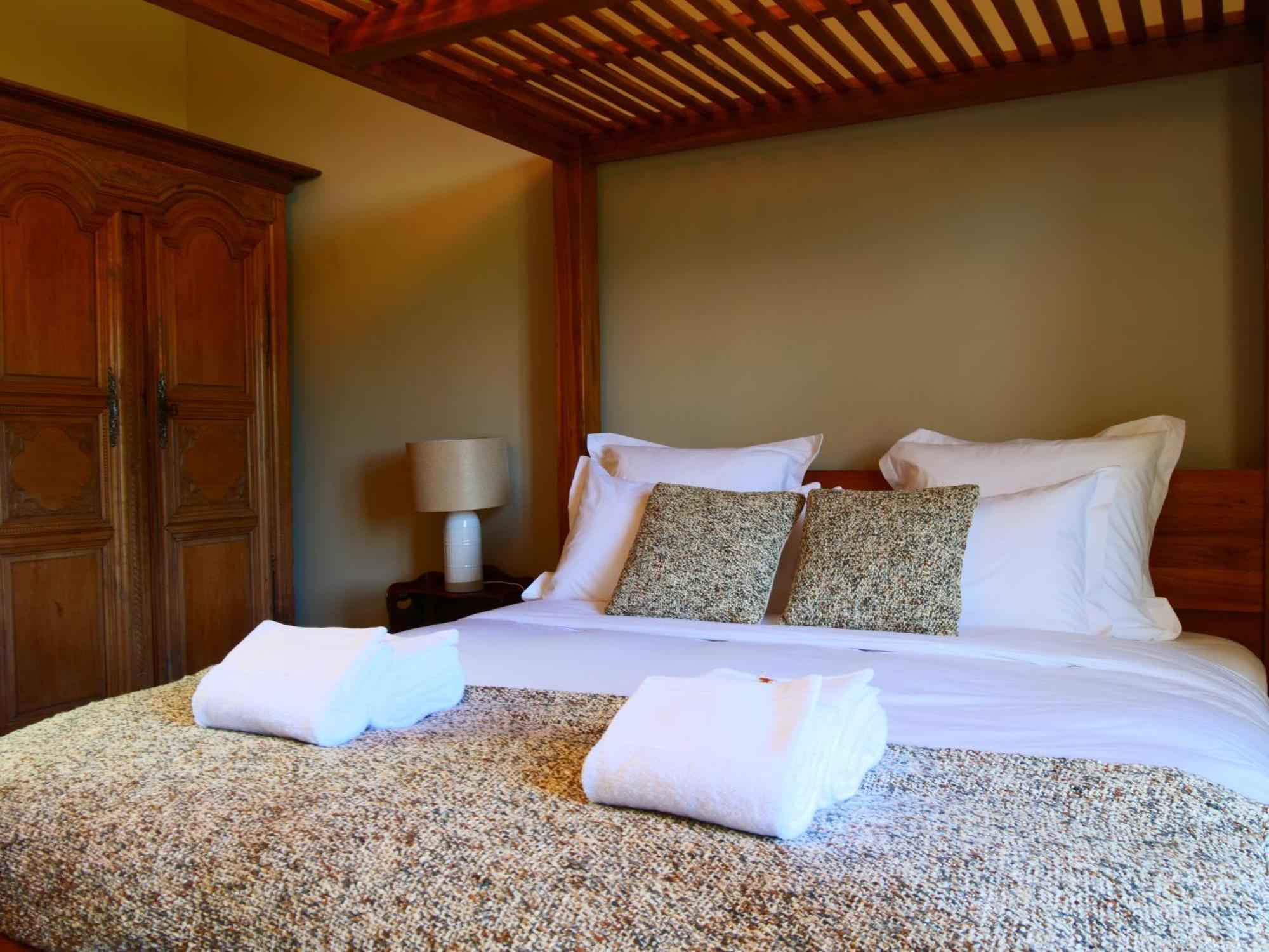 Deluxe Room,1621631228:JPEG