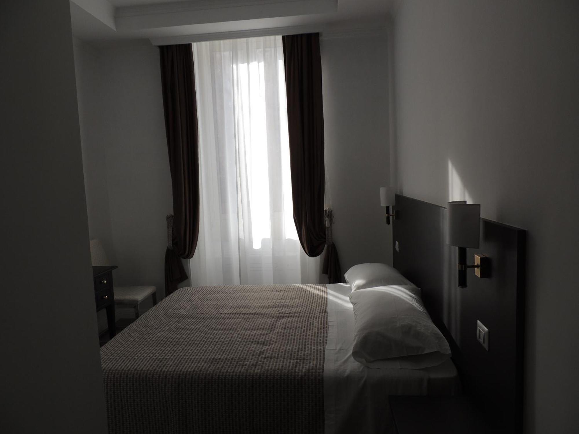 Double Room Private Bathroom