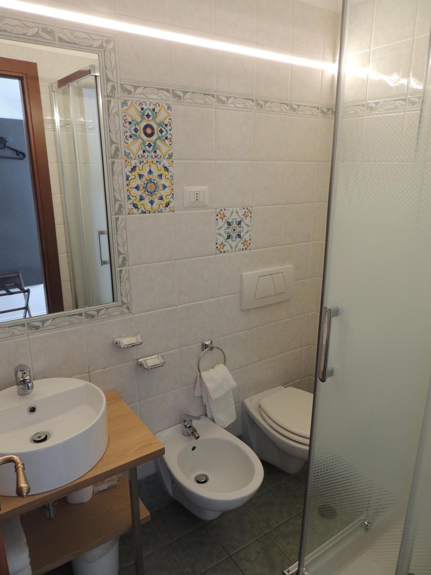 Double Room Private Bathroom
