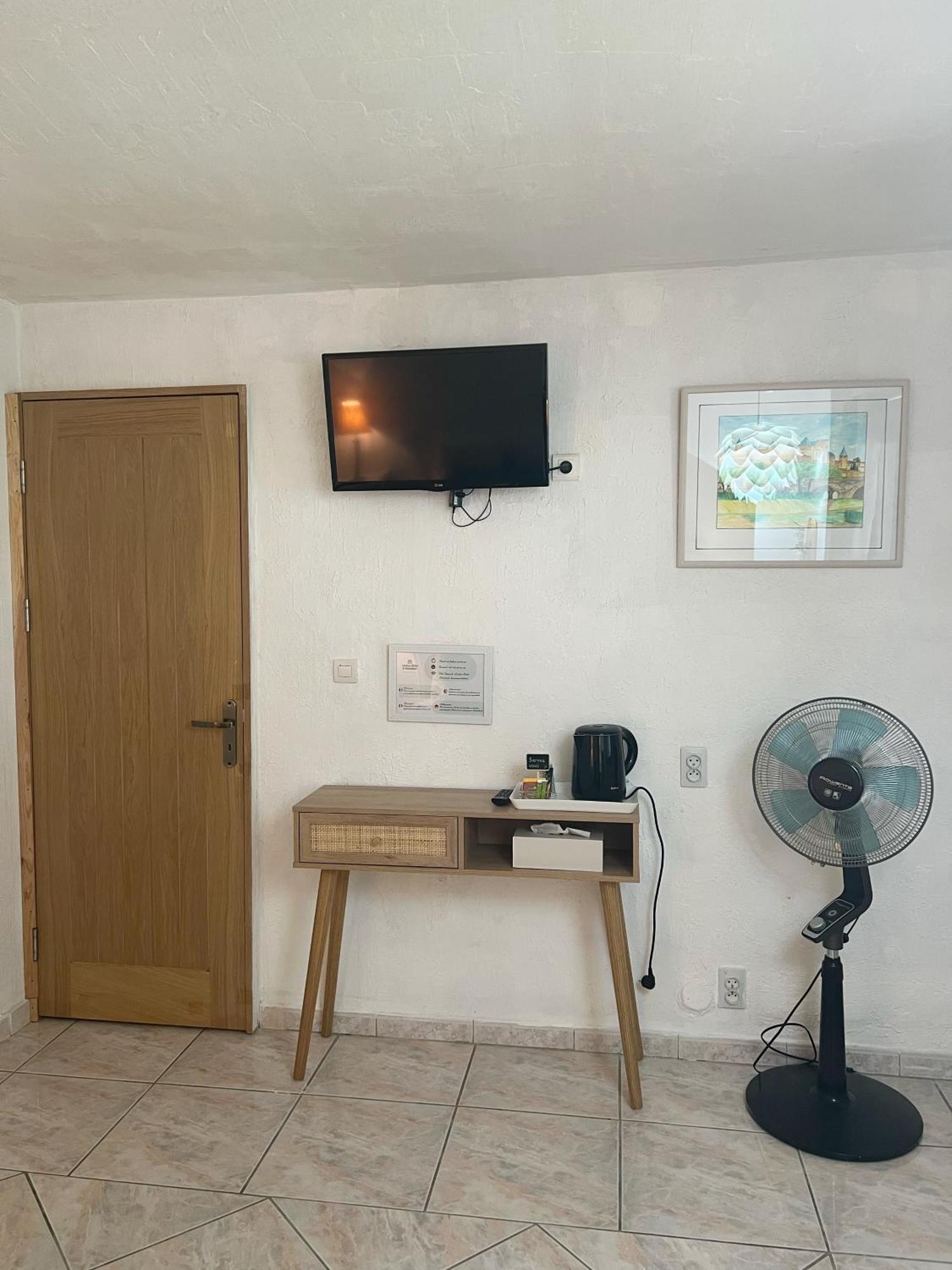 Double Room with Pool View,1633005562:JPEG