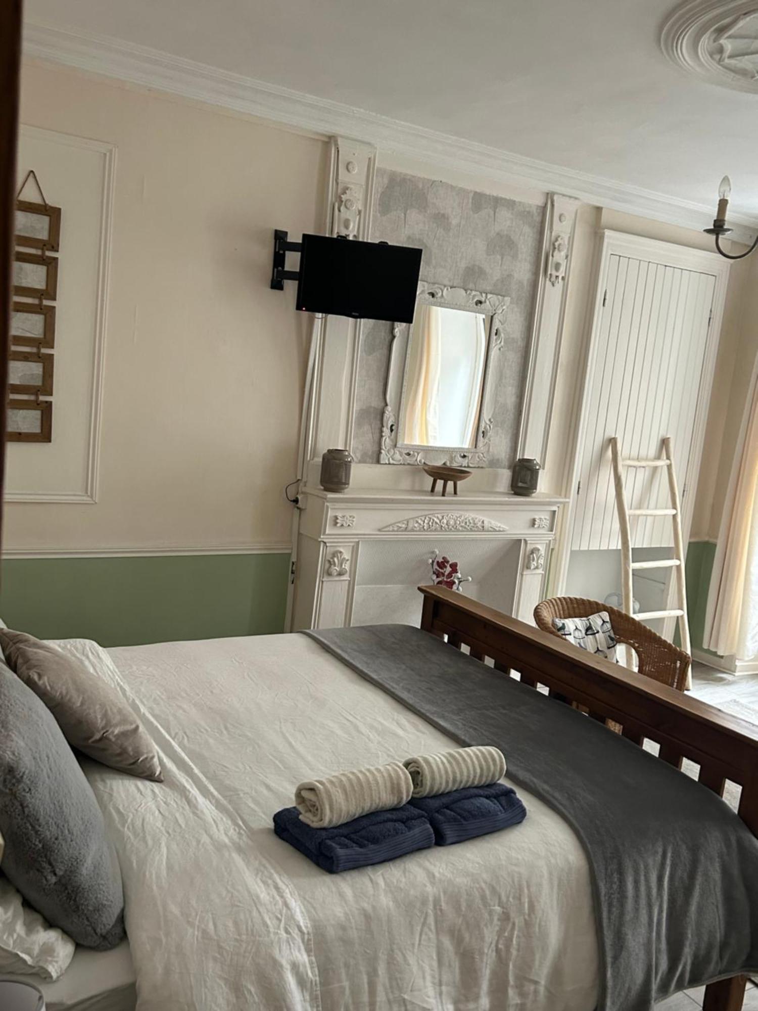 Chambre Triple avec Salle de Bains