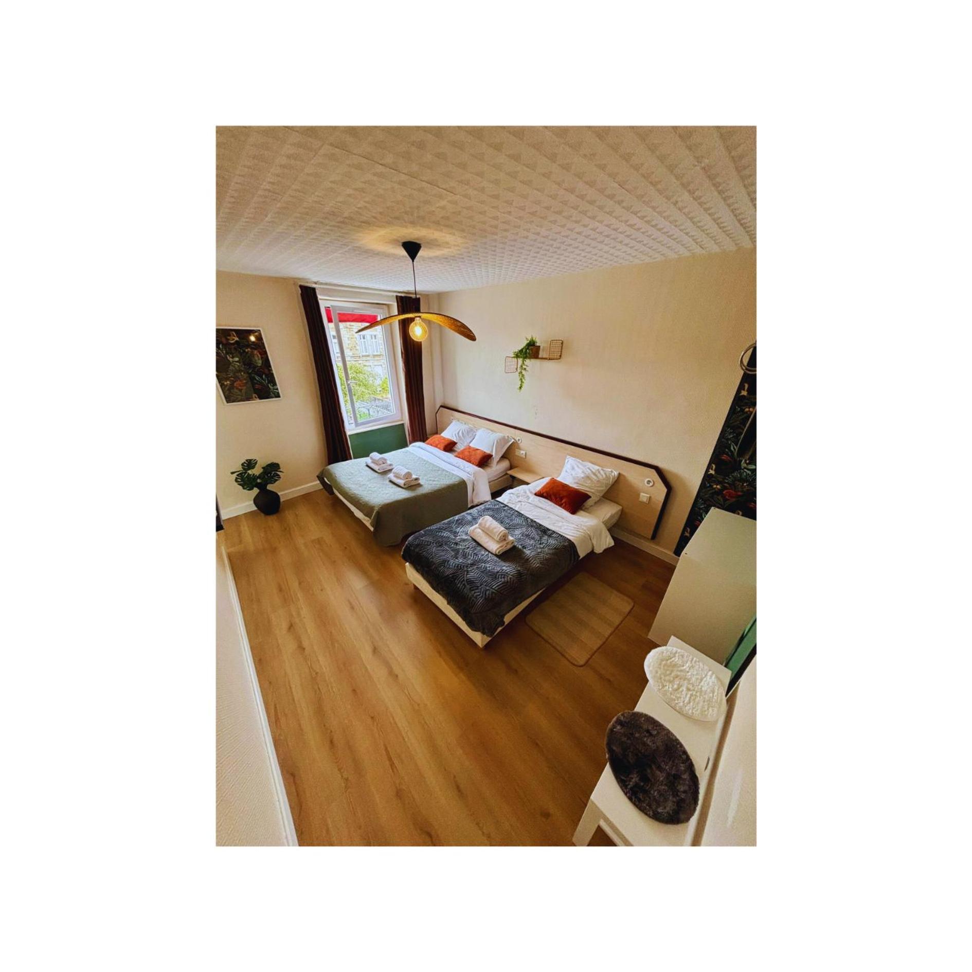 Chambre Triple avec Salle de Bains Privative