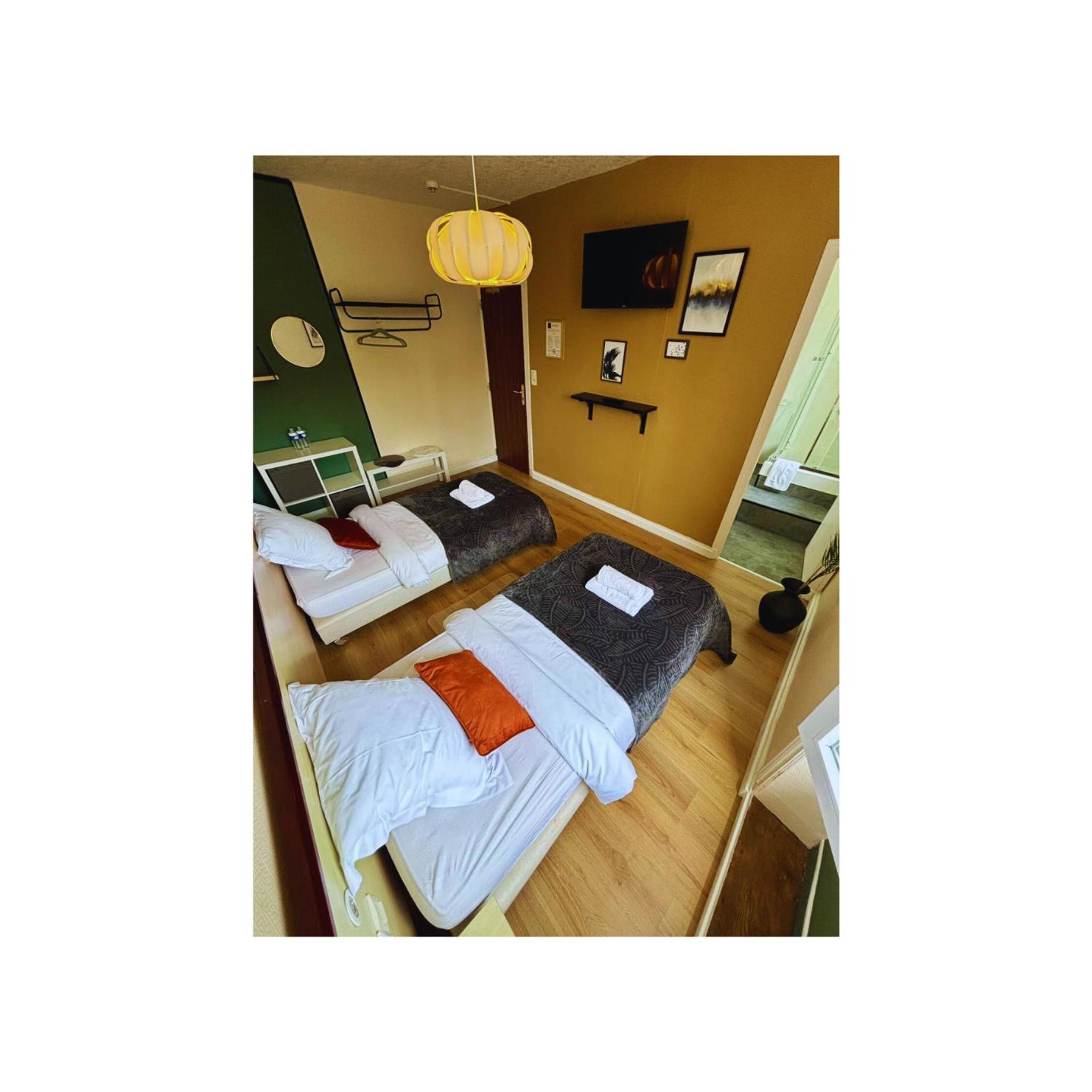 Chambre Lits Jumeaux avec Salle de Bains Privative