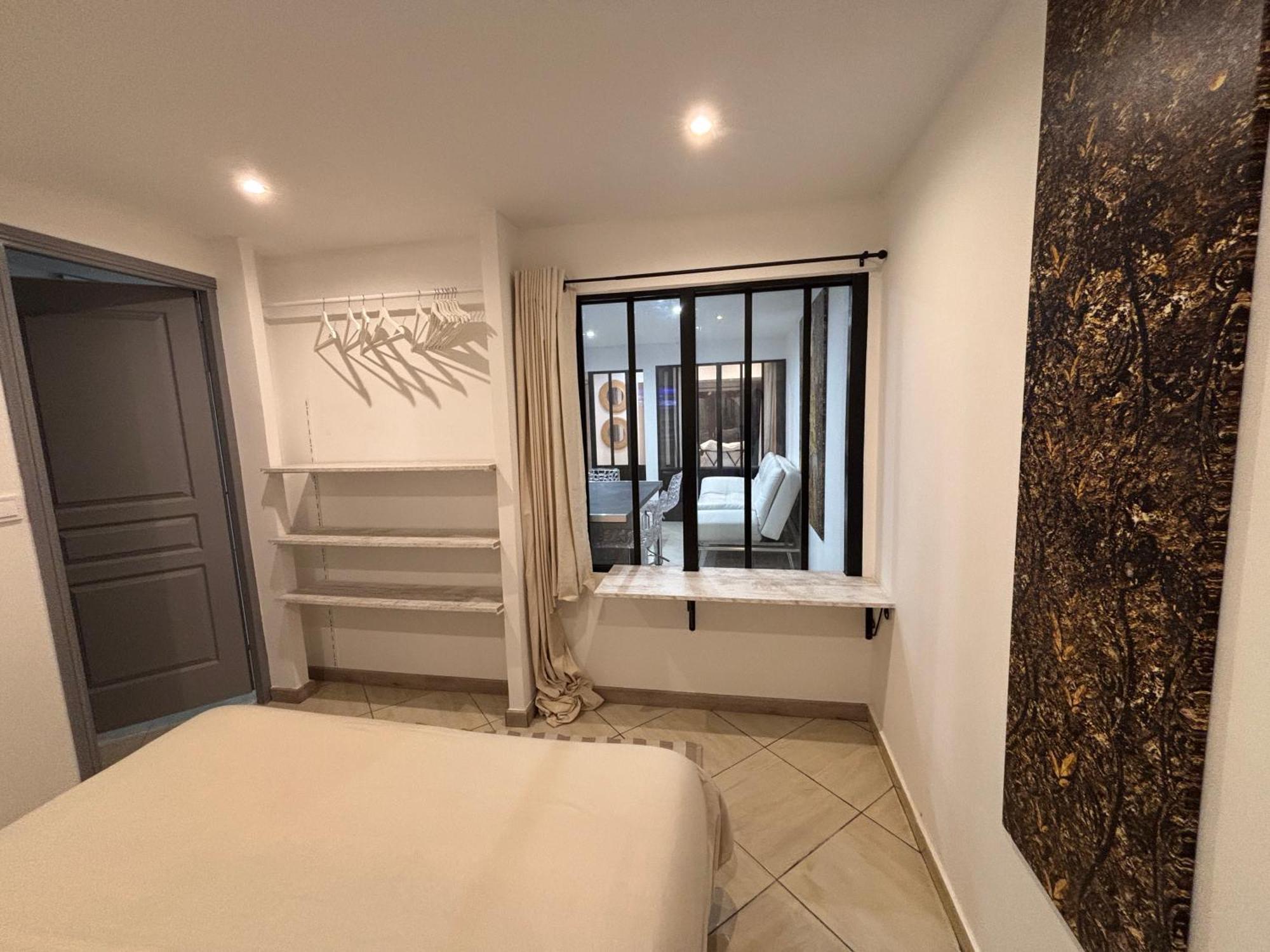 Suite Pool View