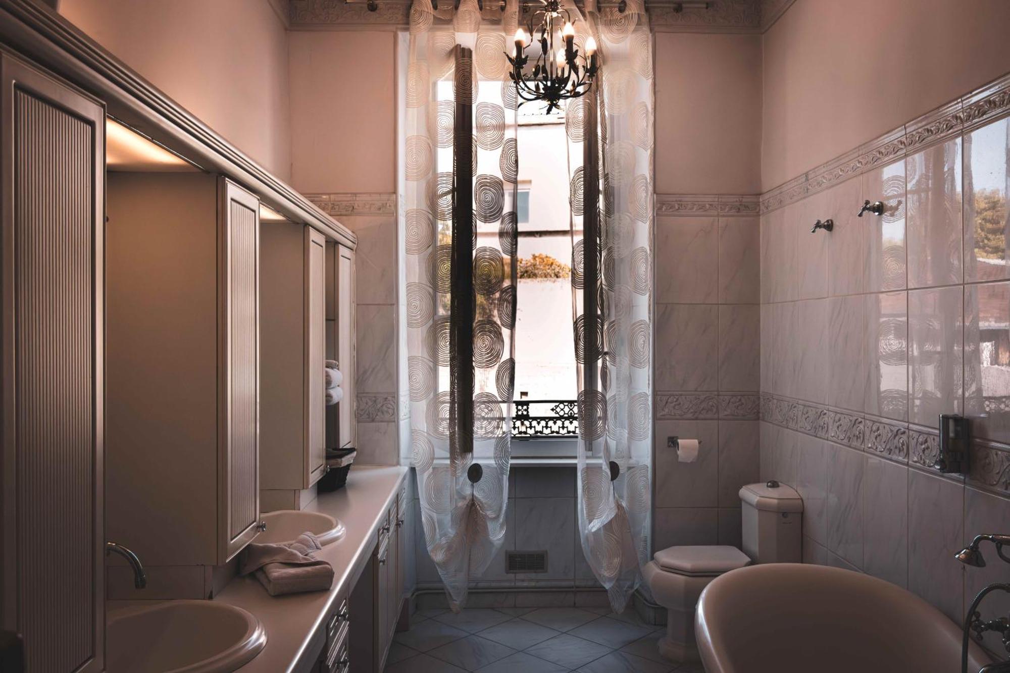 Quadruple Room Bath