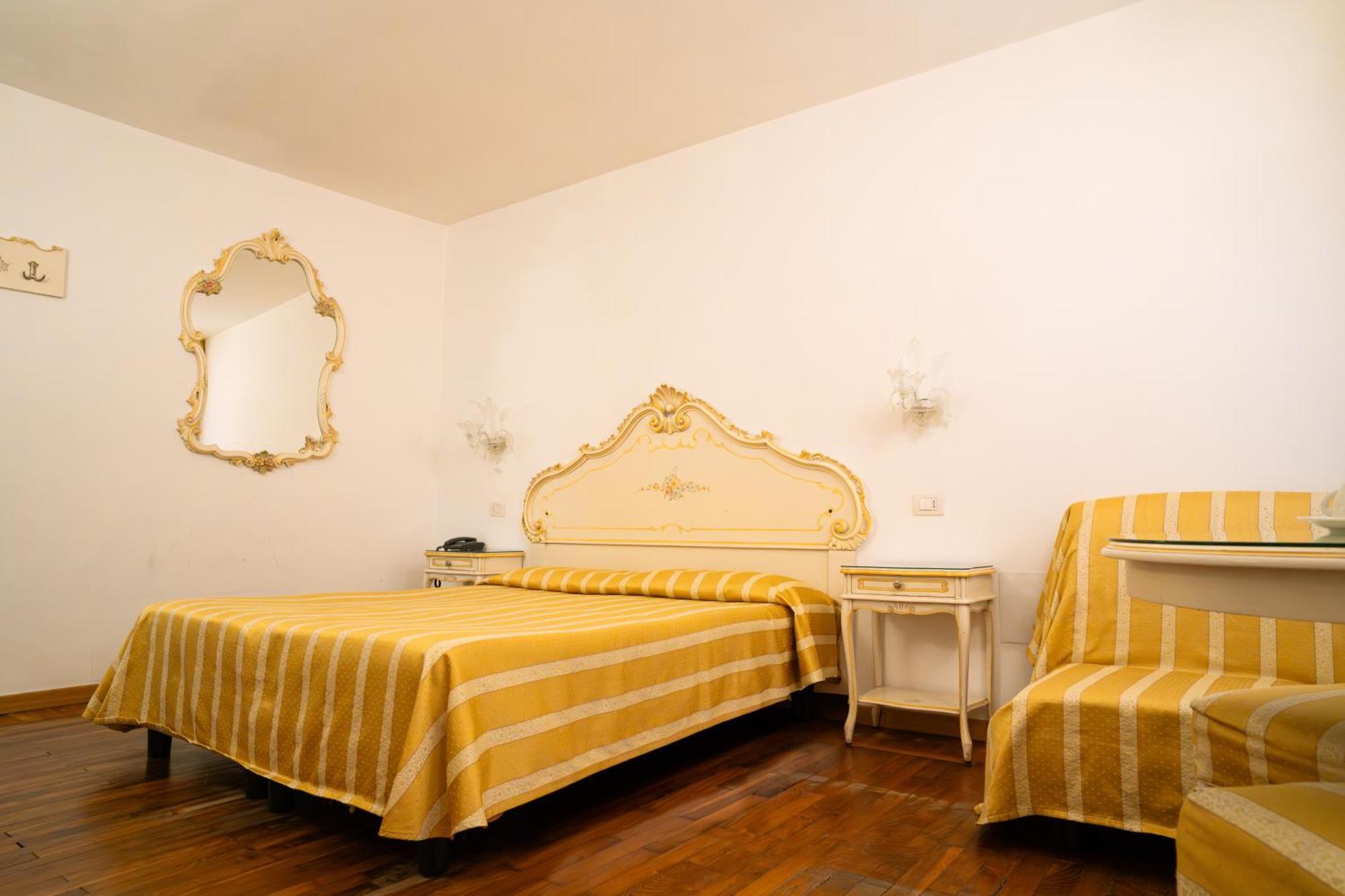 Double or Twin Room,1742704858:JPEG