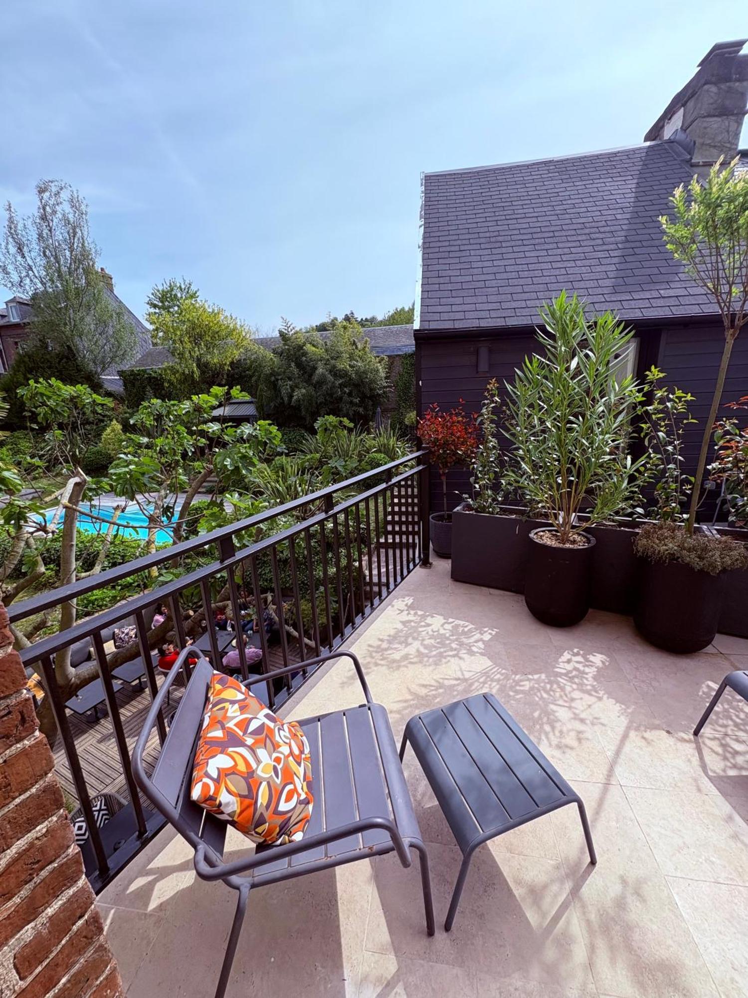 Junior Suite Garden View