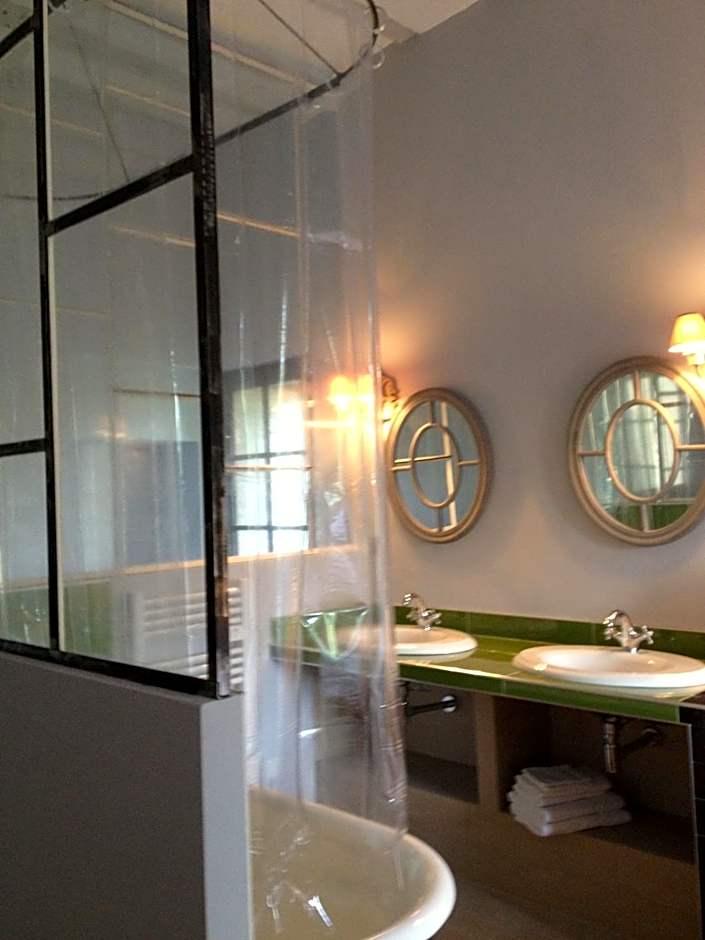 Chambre Double - Vue sur Piscine