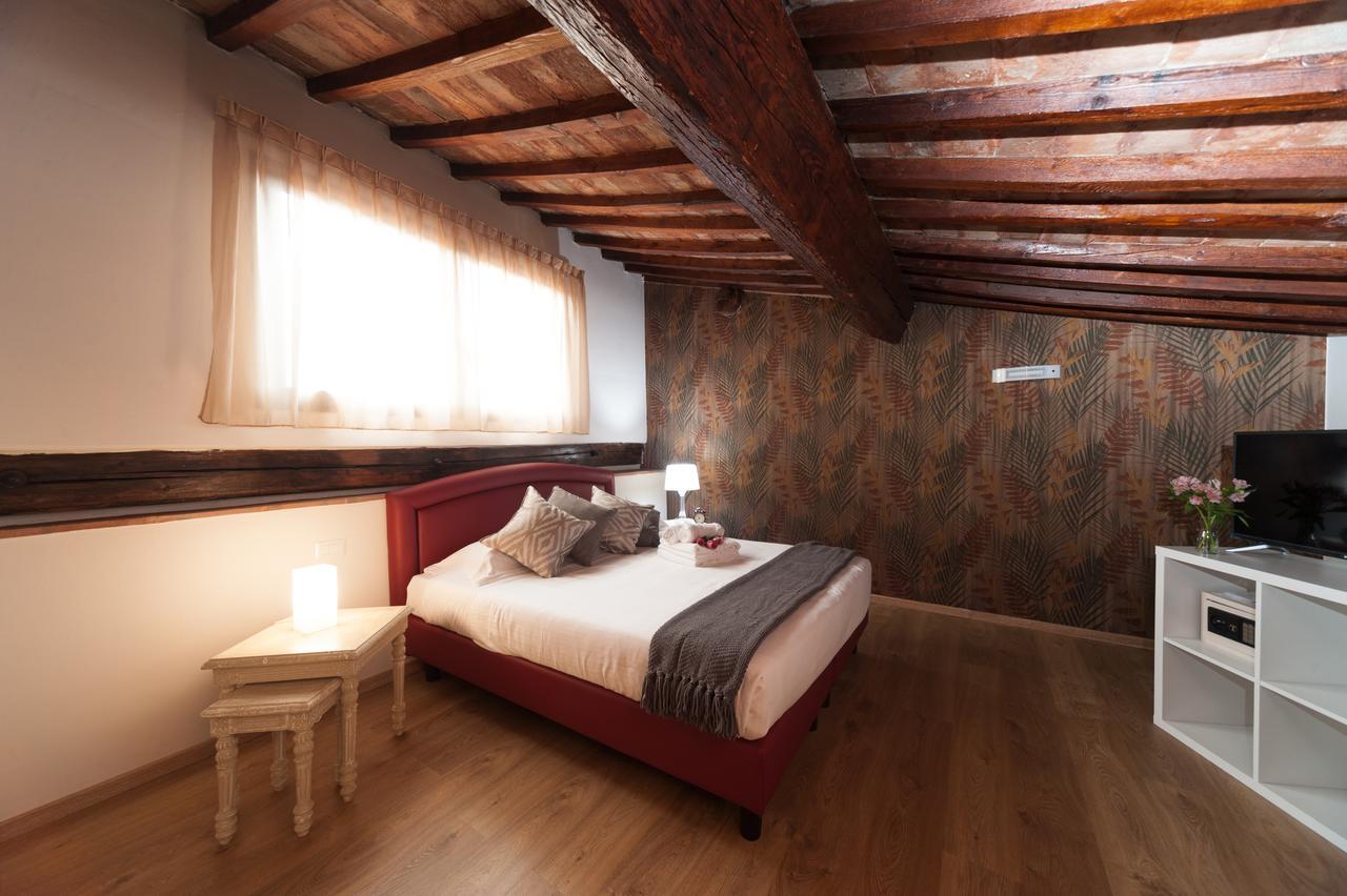 Double Room with Private External Bathroom,596572014:JPEG
