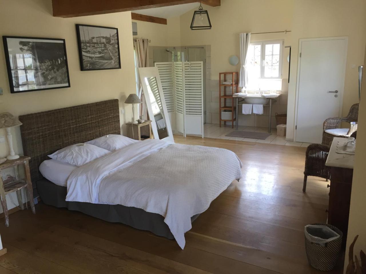 Superior Double Room with Balcony and Pool View 4 - 36 sqm,746196896:JPEG