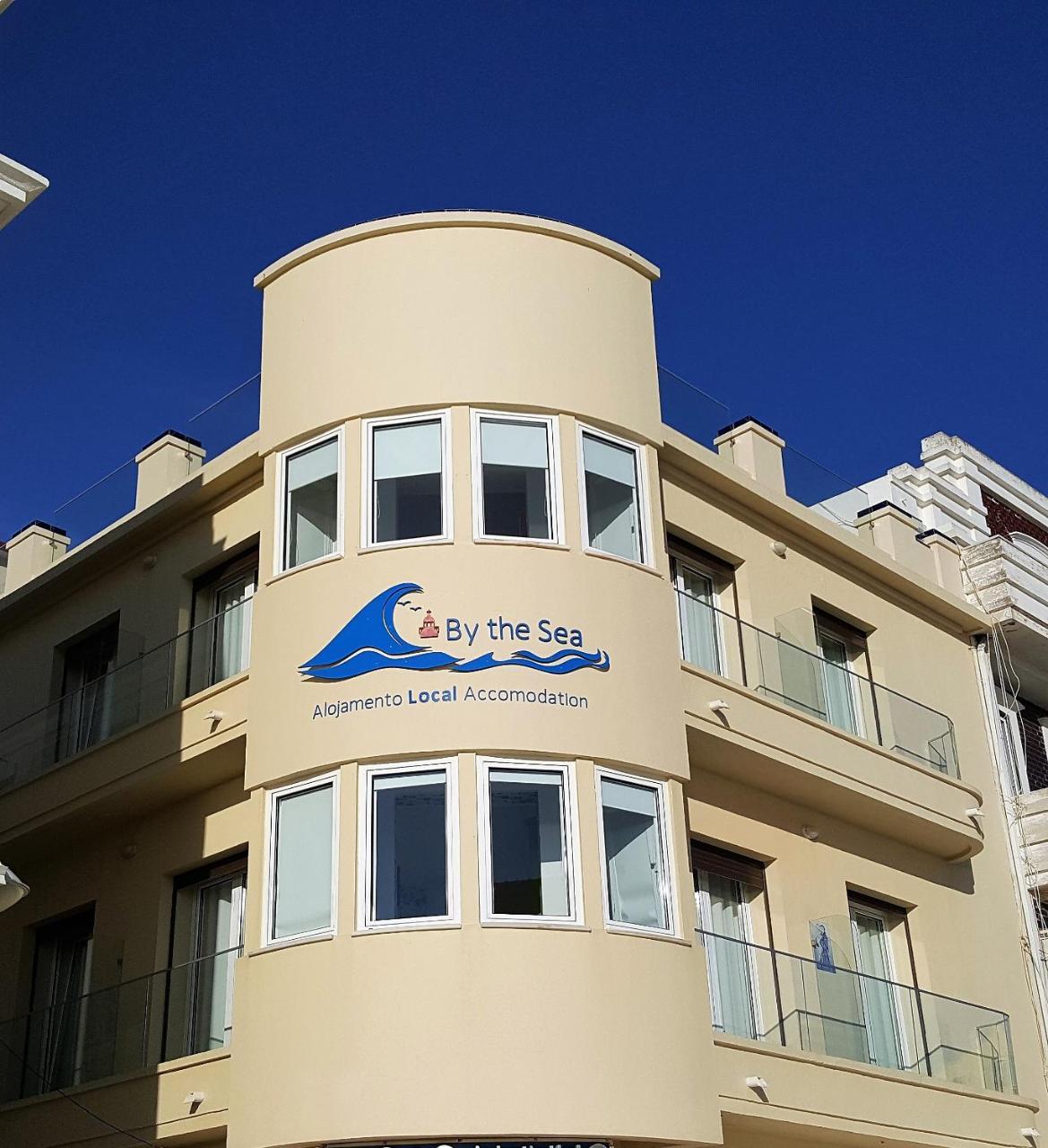 Twin/Double Room with Balcony and Side Sea View