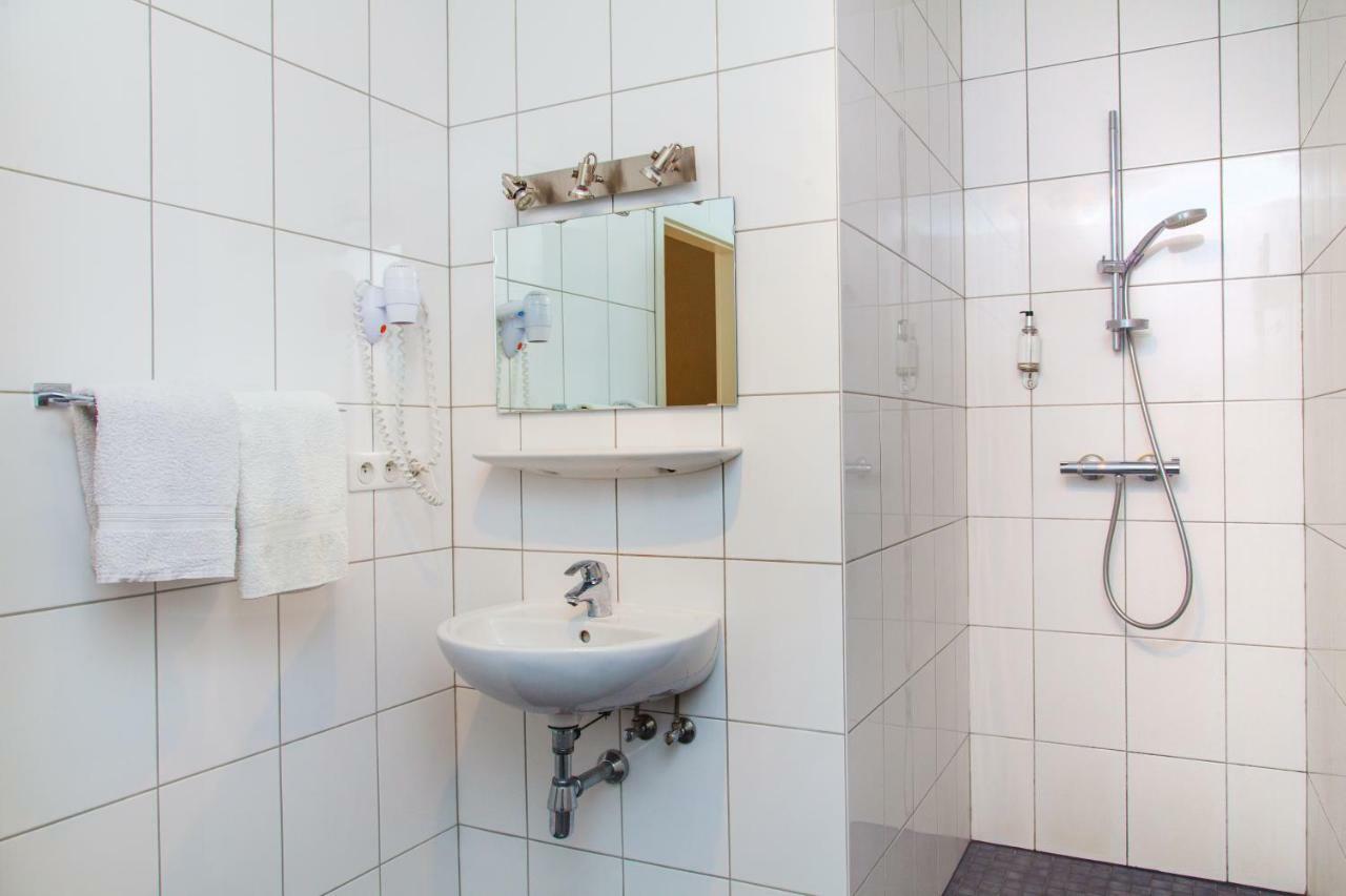 Double Room,1594697479:JPEG