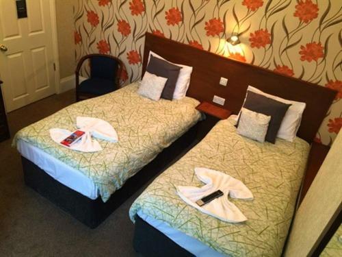 Chambre Lits Jumeaux avec Salle de Bains Privative
