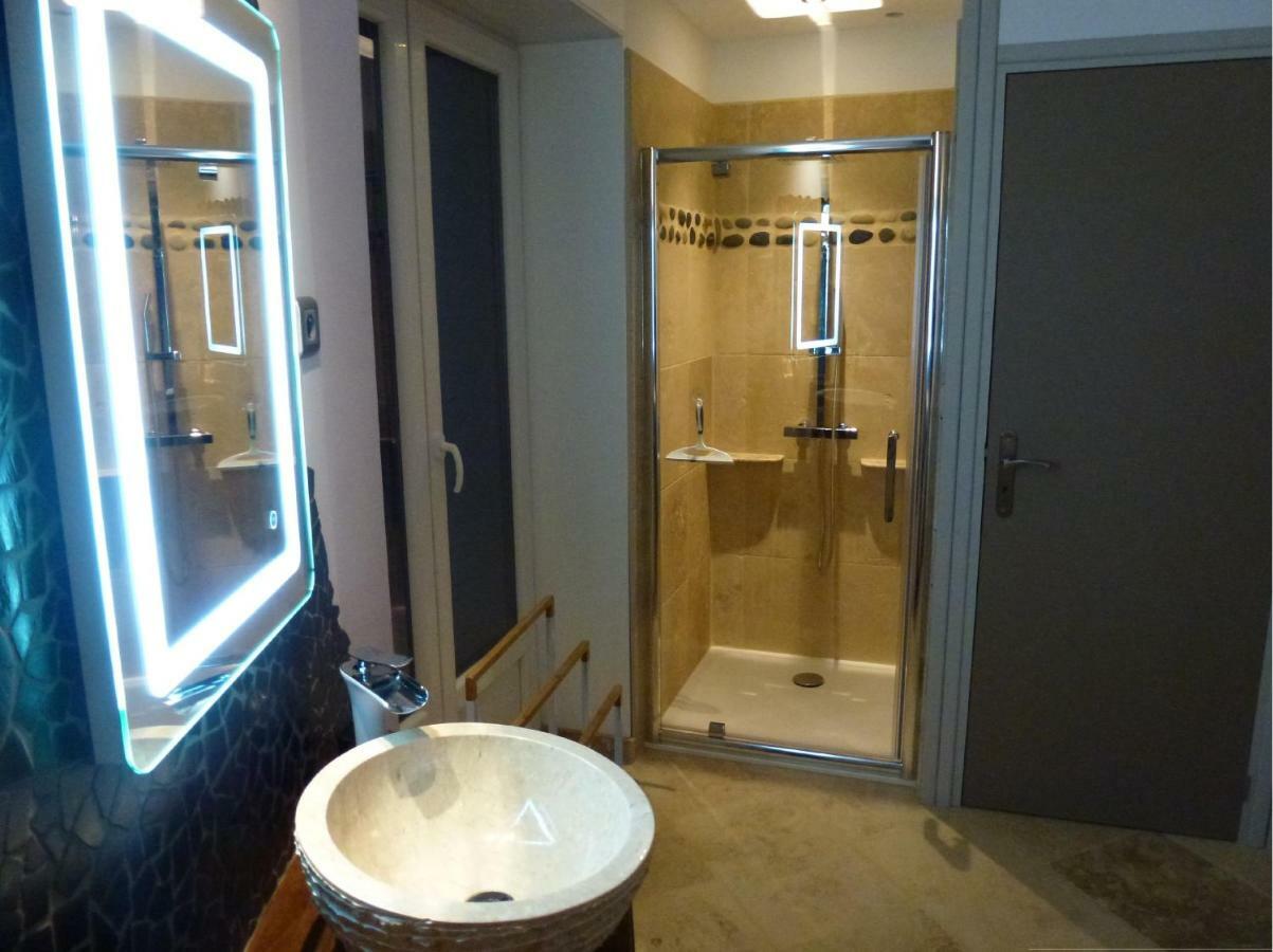 Chambre Double avec Baignoire Spa