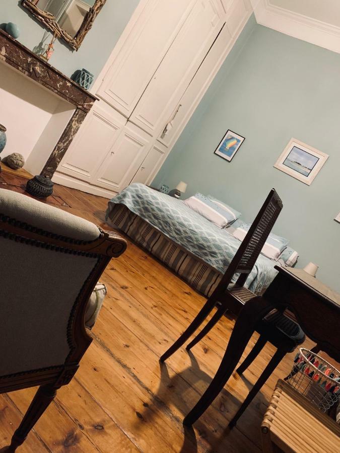 Chambre Double - Vue sur Rue