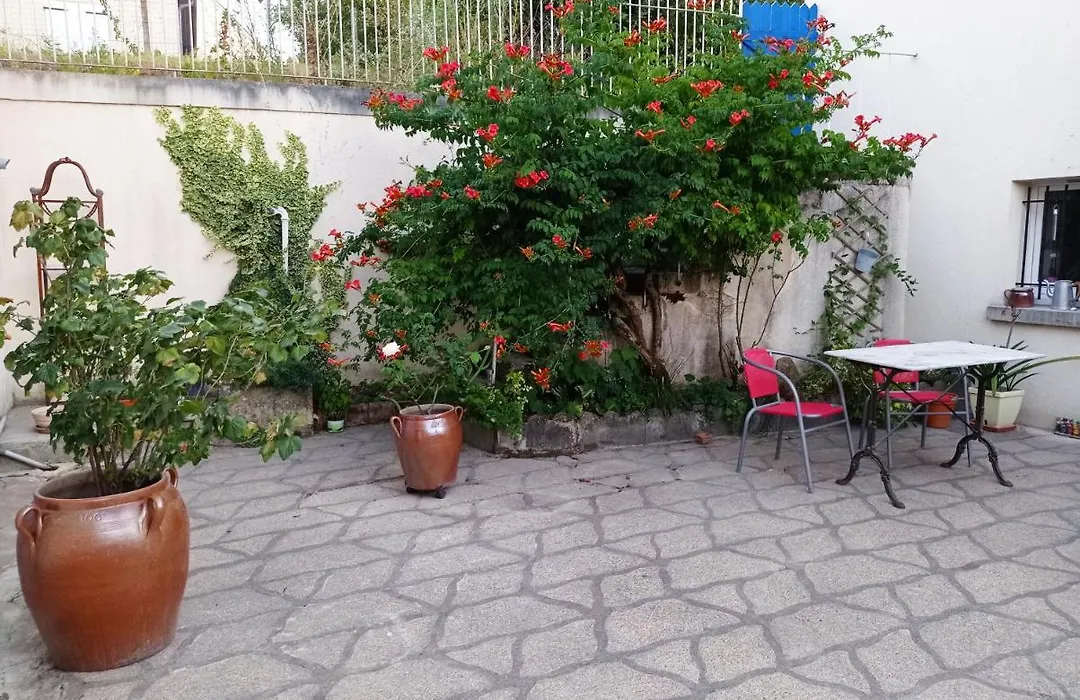 Chez Lili-1