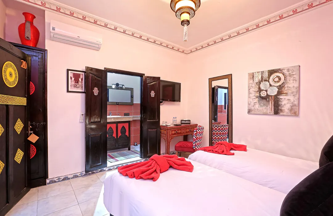 Riad Blue Eyes-1