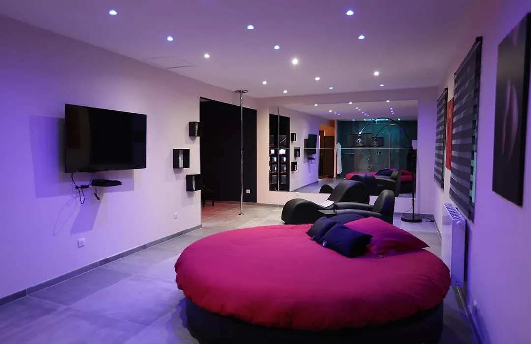 Ds Plaisir Love Room avec sauna, jacuzzi à Nancy-1