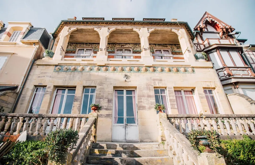 La Villa Louis, maison d'hôtes, vue mer-1