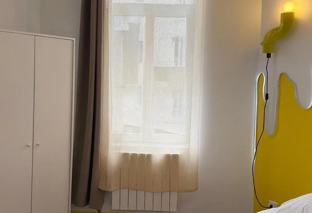 Chambre Privee "Jaune" - Maison Partagee-1