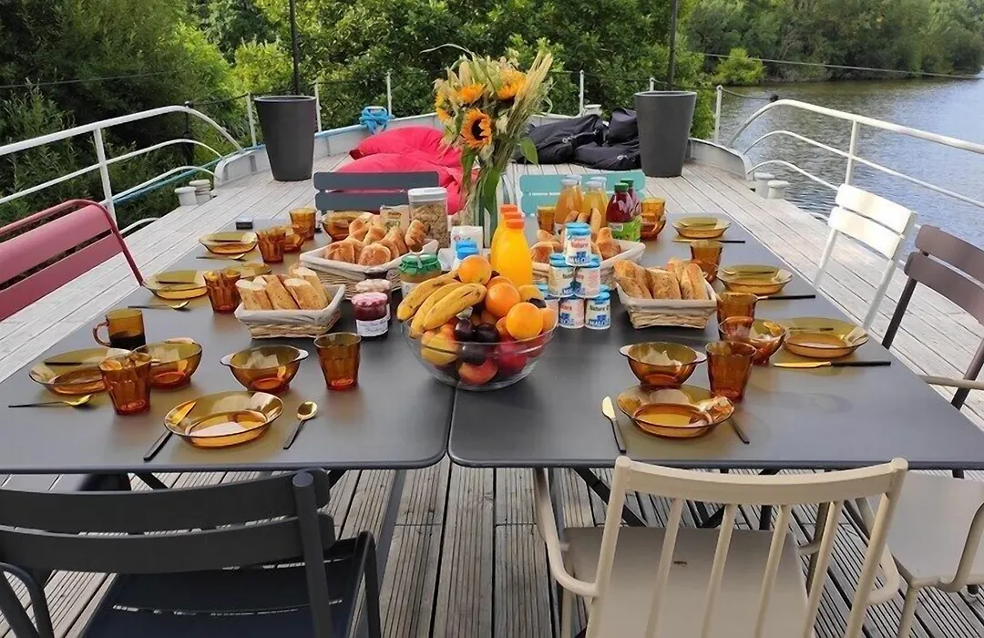 La Rivière House - Péniche Carpe Diem-1
