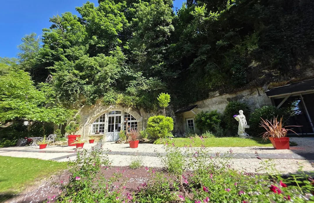 Chambres d'Hôtes Troglodytes Le Clos de L'Hermitage-1