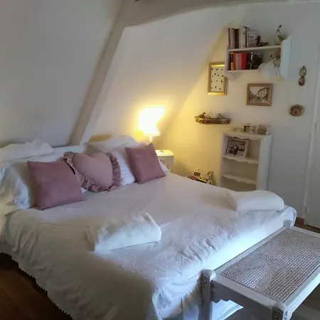 chambre d'hotes sophie cité des peintres honfleur-2