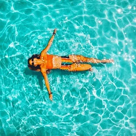 Suite Royale- SPA - Jacuzzi - Sauna - Massage - 2 Double Rooms - 4 SAISONS - Piscine Chauffée Toute l'année - POOL VIEW - Heated POOL -800m City Centre-2
