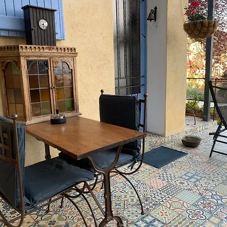 Skylark Bed & Breakfast-3