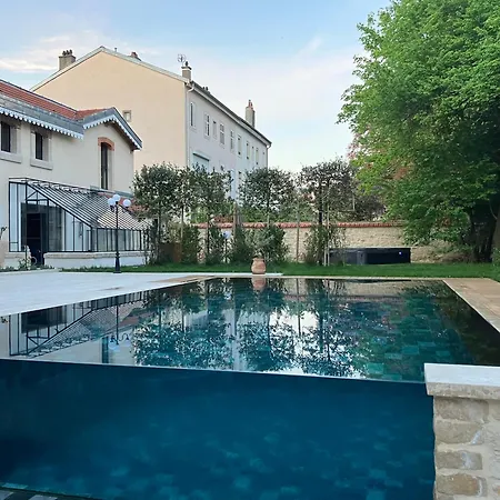 Les Ecuries de Rigny, Suite haut de gamme avec jardin, jacuzzi et piscine-3