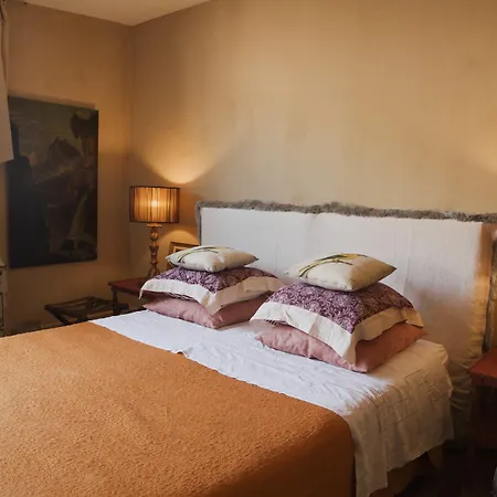 La Maison Rousseau Chambre d'hôtes-3