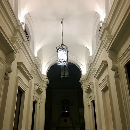 B&B Roma Royal Residence-3