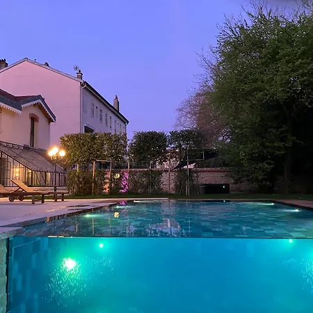 Les Ecuries de Rigny, Suite haut de gamme avec jardin, jacuzzi et piscine-2