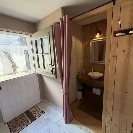 Chambres d'hôtes&Spa le Relais de la Cavayere-3