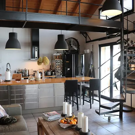 Skylark Bed & Breakfast-2
