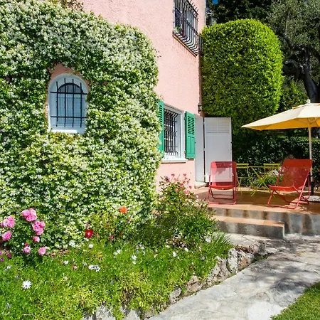 Mas Du Roc Bed & Breakfast-3