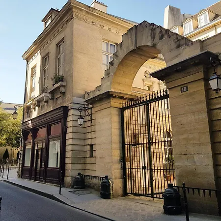 Assia & Nathalie - Luxury B&B Marais-2